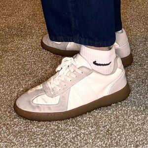 Mason Margiela replica cream w/ tan sole Steve Madden
